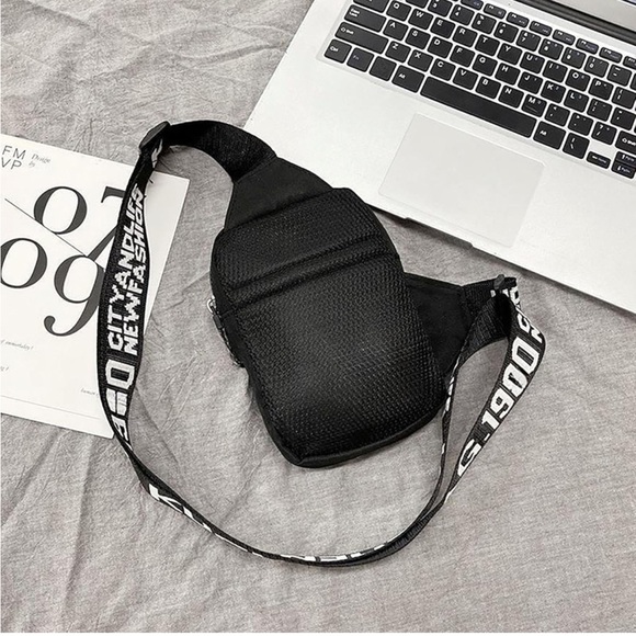 Statement The Shoulder Bag Sling Bag - Picture 6 of 6